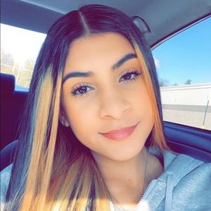 Meet your Posher, Desiree